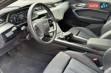 Внедорожник / Кроссовер Audi e-tron 2023 в 