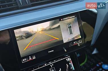 Внедорожник / Кроссовер Audi e-tron 2021 в 