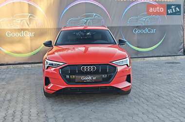 Внедорожник / Кроссовер Audi e-tron 2021 в 