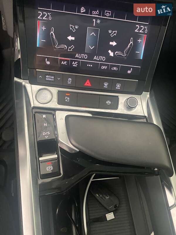 Внедорожник / Кроссовер Audi e-tron 2020 в Ирпене
