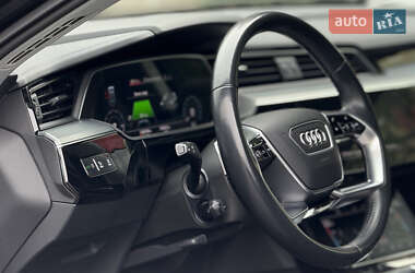 Внедорожник / Кроссовер Audi e-tron 2021 в 