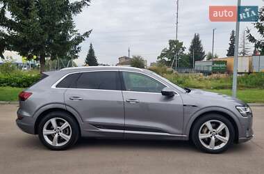 Позашляховик / Кросовер Audi e-tron 2020 в 