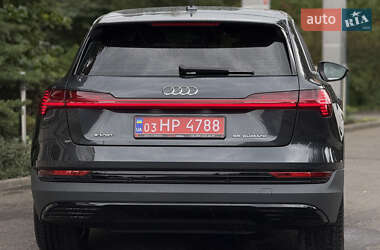 Позашляховик / Кросовер Audi e-tron 2021 в 