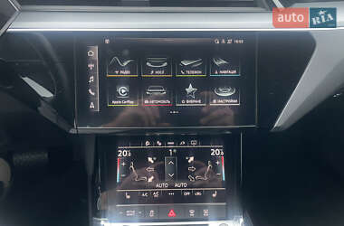 Позашляховик / Кросовер Audi e-tron 2023 в 