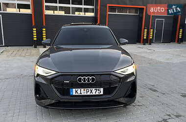 Внедорожник / Кроссовер Audi e-tron 2021 в 