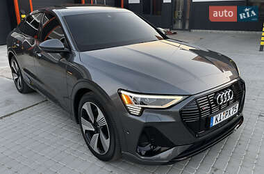 Внедорожник / Кроссовер Audi e-tron 2021 в 