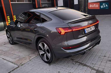 Внедорожник / Кроссовер Audi e-tron 2021 в 