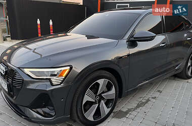 Внедорожник / Кроссовер Audi e-tron 2021 в 