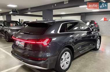 Внедорожник / Кроссовер Audi e-tron 2020 в 