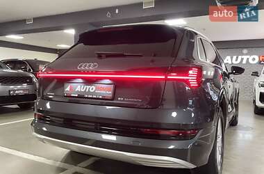 Внедорожник / Кроссовер Audi e-tron 2020 в 