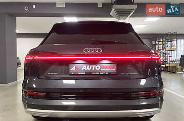 Внедорожник / Кроссовер Audi e-tron 2020 в 