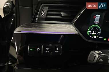 Внедорожник / Кроссовер Audi e-tron 2020 в 