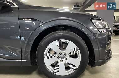 Внедорожник / Кроссовер Audi e-tron 2020 в 