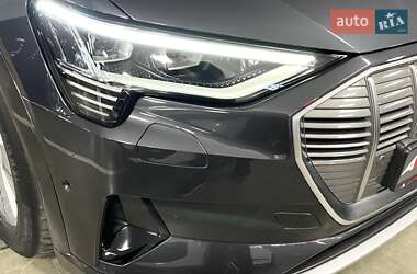 Внедорожник / Кроссовер Audi e-tron 2020 в 