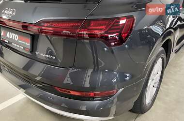 Внедорожник / Кроссовер Audi e-tron 2020 в 