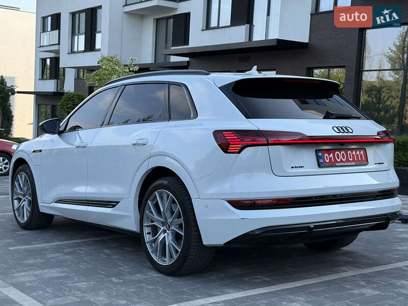 Позашляховик / Кросовер Audi e-tron 2020 в Ужгороді