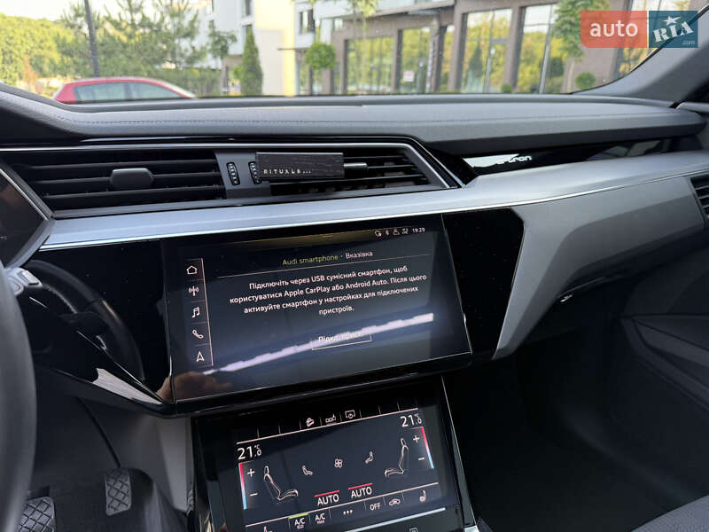 Позашляховик / Кросовер Audi e-tron 2020 в Ужгороді