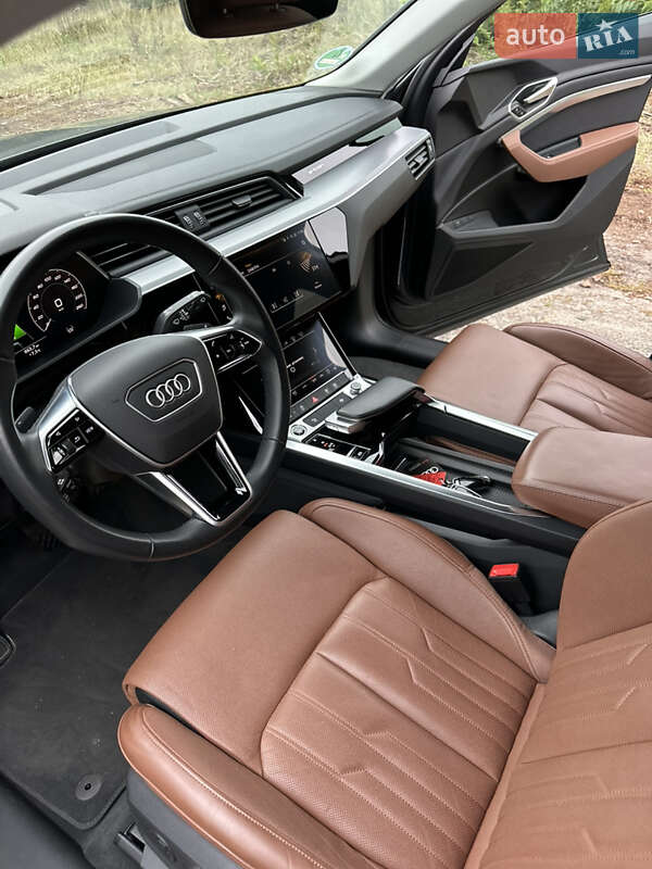 Позашляховик / Кросовер Audi e-tron 2022 в Києві