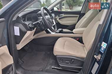Внедорожник / Кроссовер Audi e-tron 2020 в 