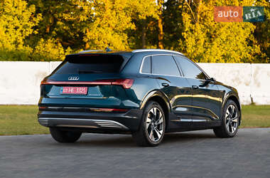 Позашляховик / Кросовер Audi e-tron 2019 в 