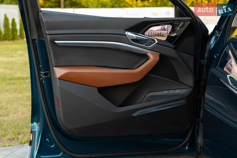 Позашляховик / Кросовер Audi e-tron 2019 в Луцьку
