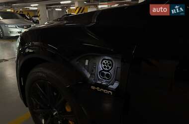Внедорожник / Кроссовер Audi e-tron 2020 в 