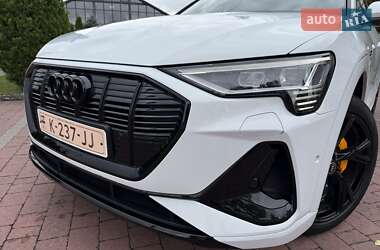Позашляховик / Кросовер Audi e-tron 2021 в 