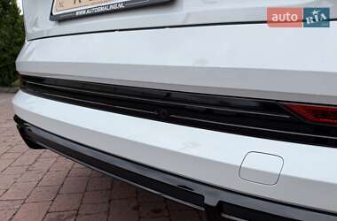 Позашляховик / Кросовер Audi e-tron 2021 в 