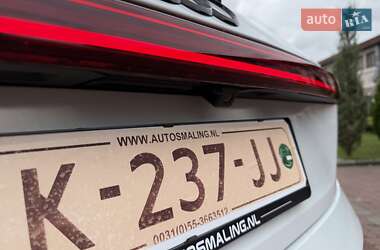 Позашляховик / Кросовер Audi e-tron 2021 в 