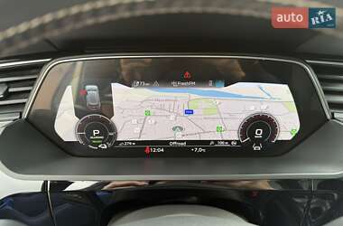 Позашляховик / Кросовер Audi e-tron 2021 в 