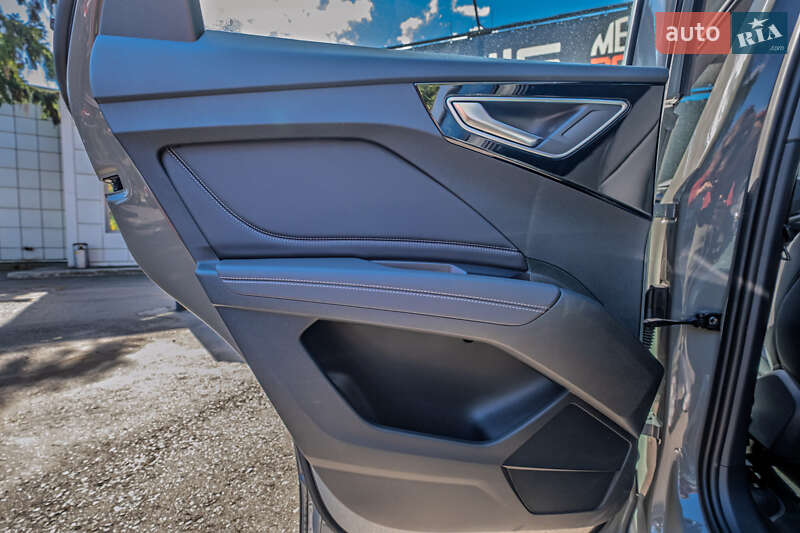 Позашляховик / Кросовер Audi e-tron 2023 в Києві