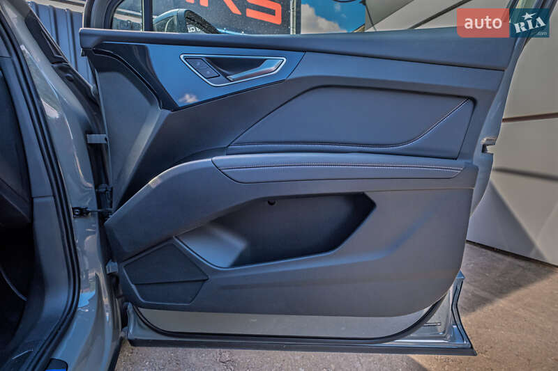 Позашляховик / Кросовер Audi e-tron 2023 в Києві