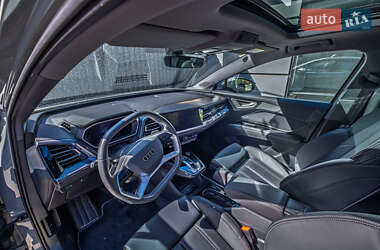 Позашляховик / Кросовер Audi e-tron 2023 в 