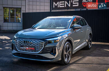 Позашляховик / Кросовер Audi e-tron 2023 в 