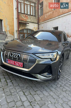 Внедорожник / Кроссовер Audi e-tron 2021 в 