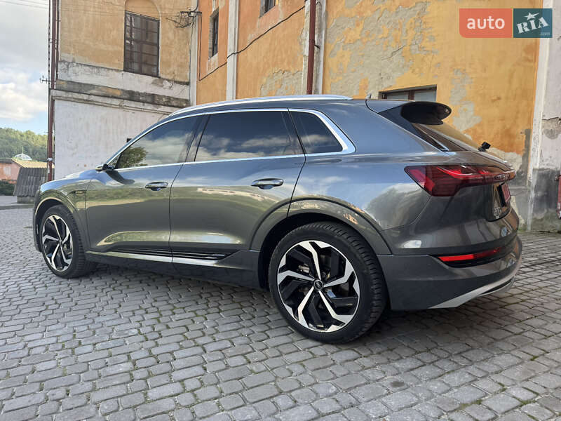 Позашляховик / Кросовер Audi e-tron 2021 в Тернополі