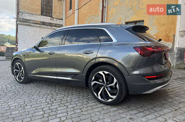 Внедорожник / Кроссовер Audi e-tron 2021 в 