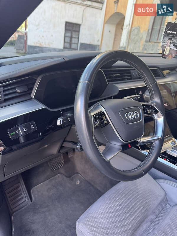 Позашляховик / Кросовер Audi e-tron 2021 в Тернополі