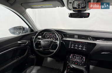 Внедорожник / Кроссовер Audi e-tron 2021 в 