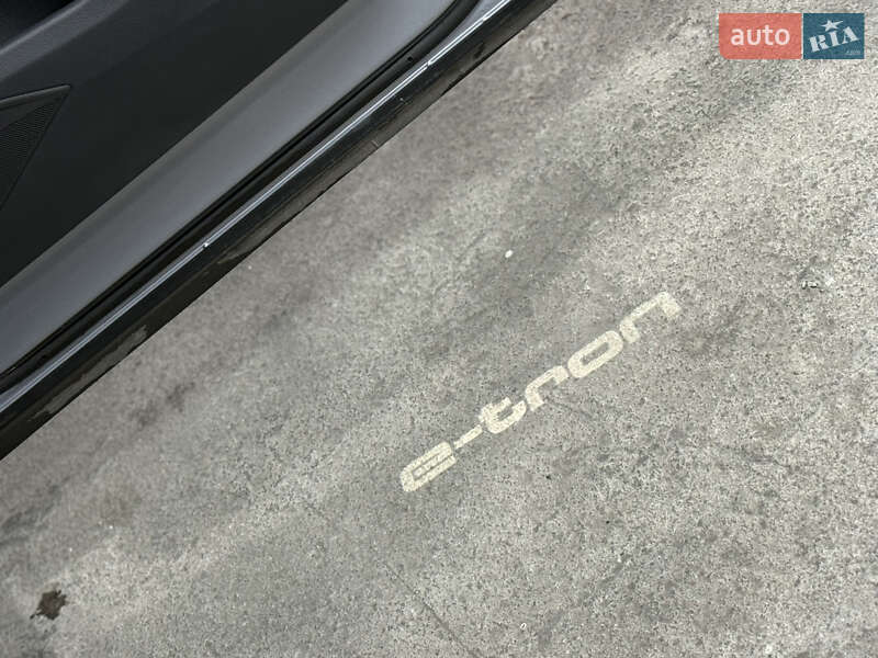 Внедорожник / Кроссовер Audi e-tron 2021 в Одессе