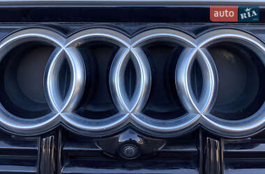 Внедорожник / Кроссовер Audi e-tron 2021 в 