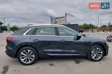 Позашляховик / Кросовер Audi e-tron 2020 в 
