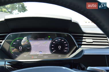 Позашляховик / Кросовер Audi e-tron 2020 в 
