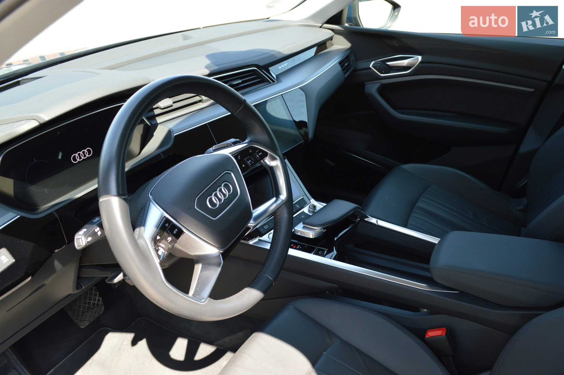 2020 Audi e-tron - мініатюра 26