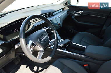 Позашляховик / Кросовер Audi e-tron 2020 в 