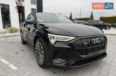 Позашляховик / Кросовер Audi e-tron 2021 в 