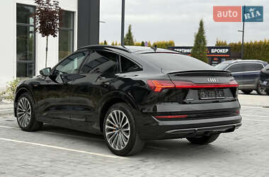 Позашляховик / Кросовер Audi e-tron 2021 в 