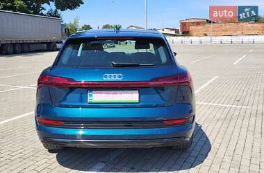 Позашляховик / Кросовер Audi e-tron 2020 в 