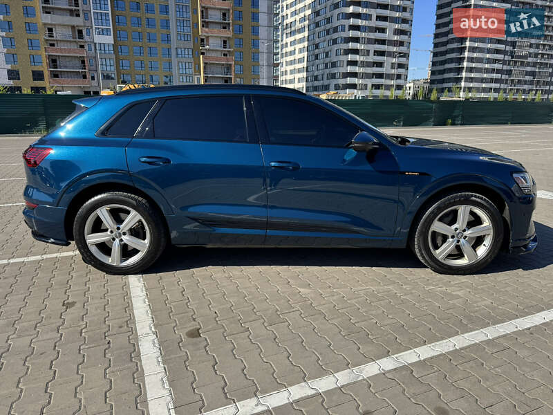 Позашляховик / Кросовер Audi e-tron 2019 в Києві фото 24 Позашляховик / Кросовер Audi e-tron 2019 в Києві