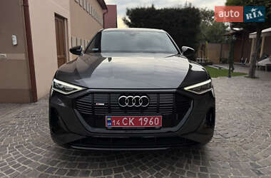 Внедорожник / Кроссовер Audi e-tron 2022 в 